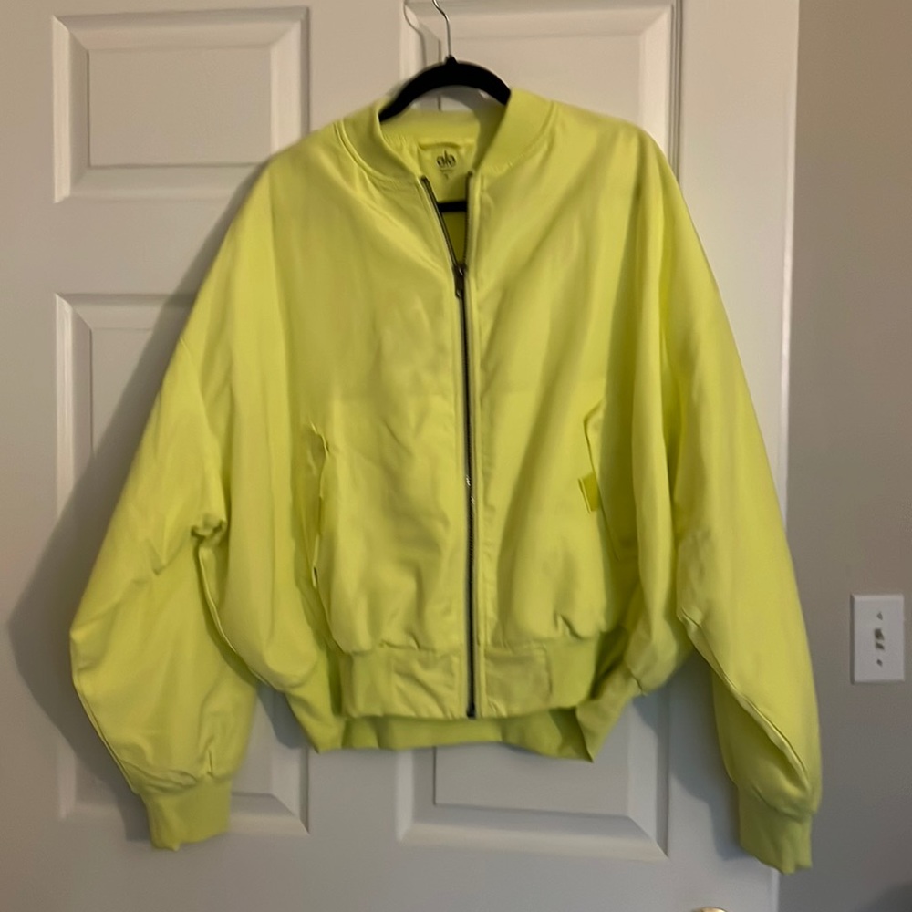 Alo Yoga It Girl Bomber, size M